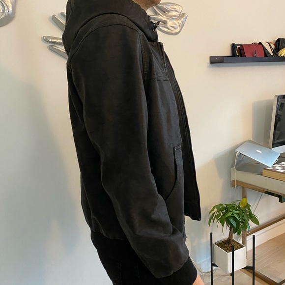 Leather-like Levi’s jacket - Picture 7 of 8